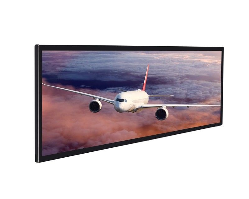 Écran publicitaire LCD en métal avec résolution 3840x1080 et format 32:9 pour l'affichage dynamique haute performance